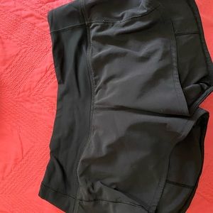 Speed up short lululemon-2.5” size 2